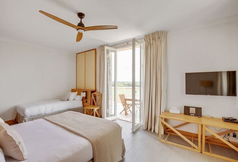 חדר סופריור לשלושה, Le Logis De Valandraud