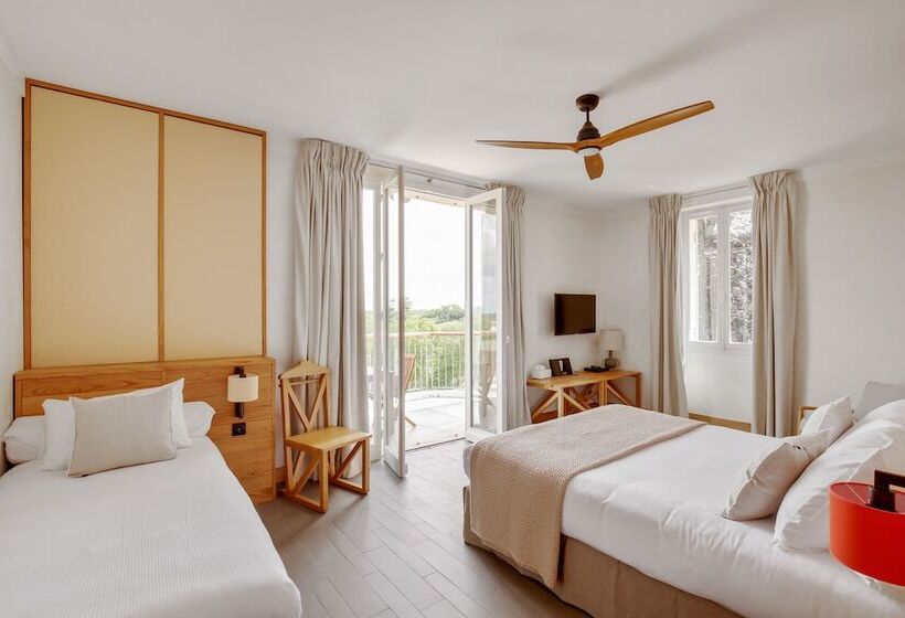 חדר סופריור לשלושה, Le Logis De Valandraud