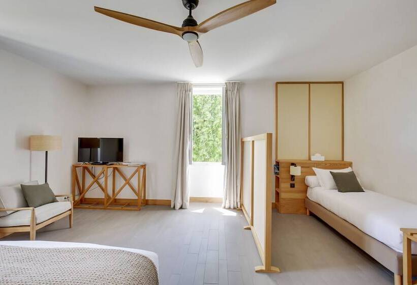 חדר קומפורט לשלושה, Le Logis De Valandraud