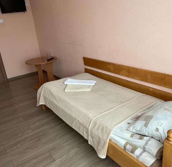 Standardzimmer Geteiltes Bad, готель дубно