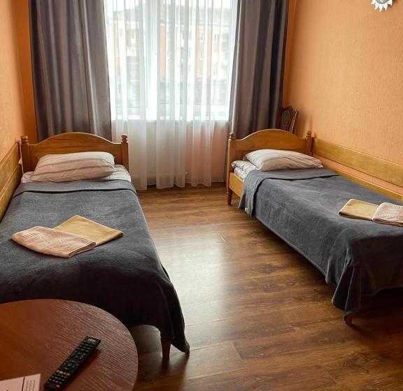 Standardzimmer Geteiltes Bad, готель дубно