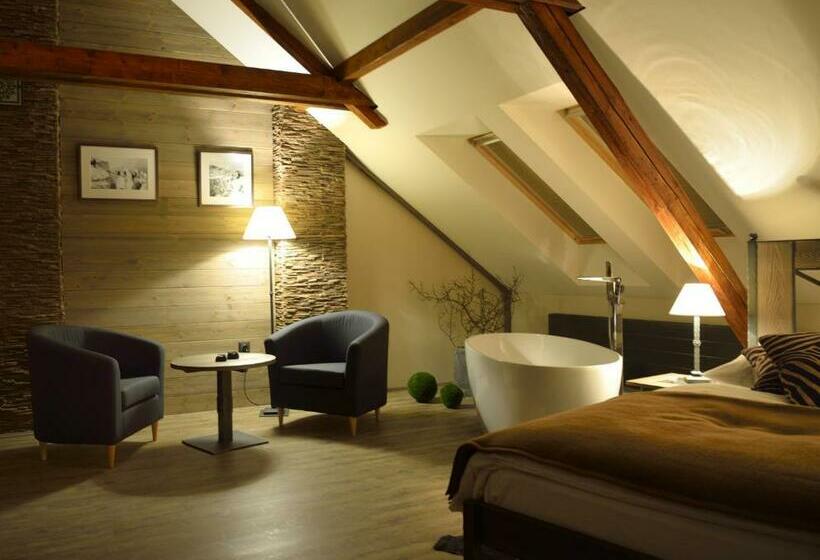 Deluxe Room, Via Ironia