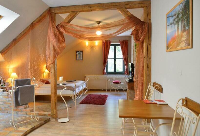 Standard Room with Hot Tub, Via Ironia