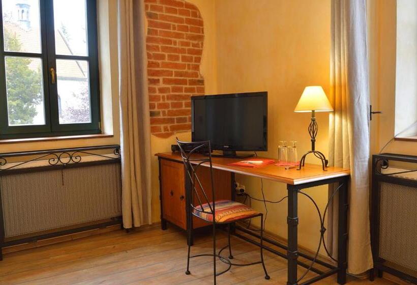 Standard Room, Via Ironia