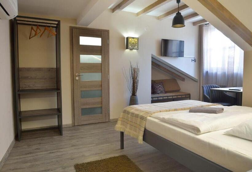 Standard Room, Via Ironia