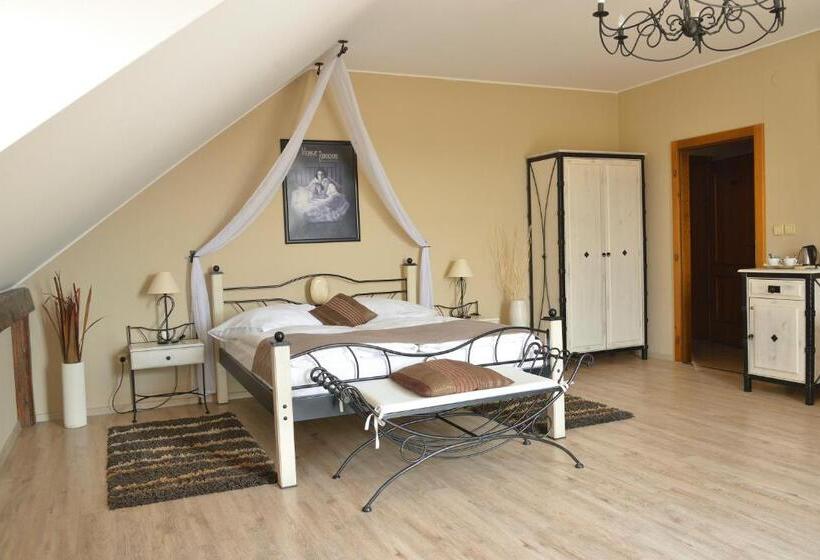 Standard Room with Hot Tub, Via Ironia