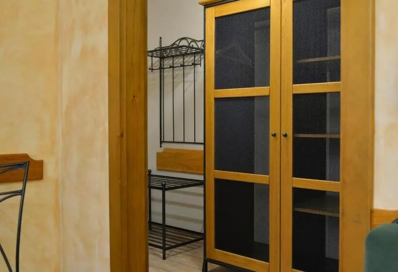 Standard Kolmen Hengen Huone, Via Ironia