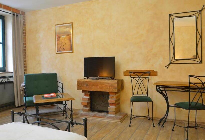 Standard Triple Room, Via Ironia