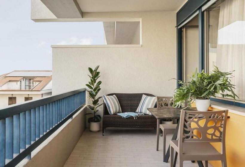 带1个卧室的带阳台的公寓, Club La Villa