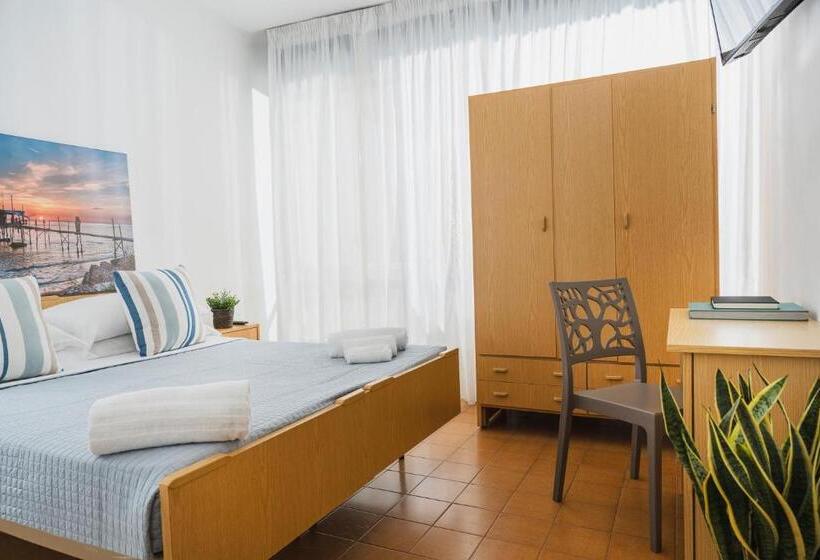 带1个卧室的带阳台的公寓, Club La Villa