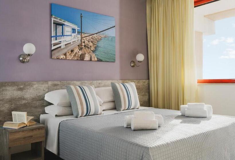 家庭间, Club La Villa