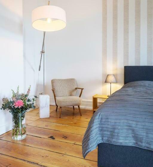 스위트, Schloss Harkensee