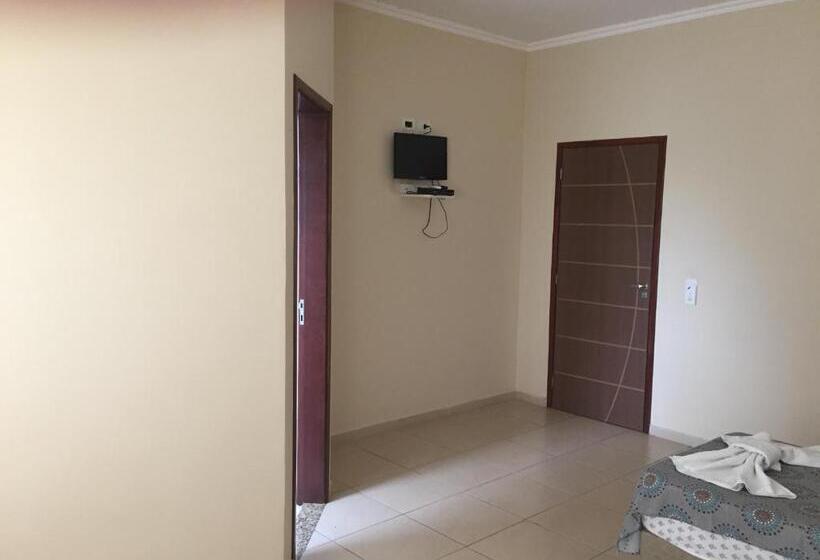 经济房, Pousada Braúna