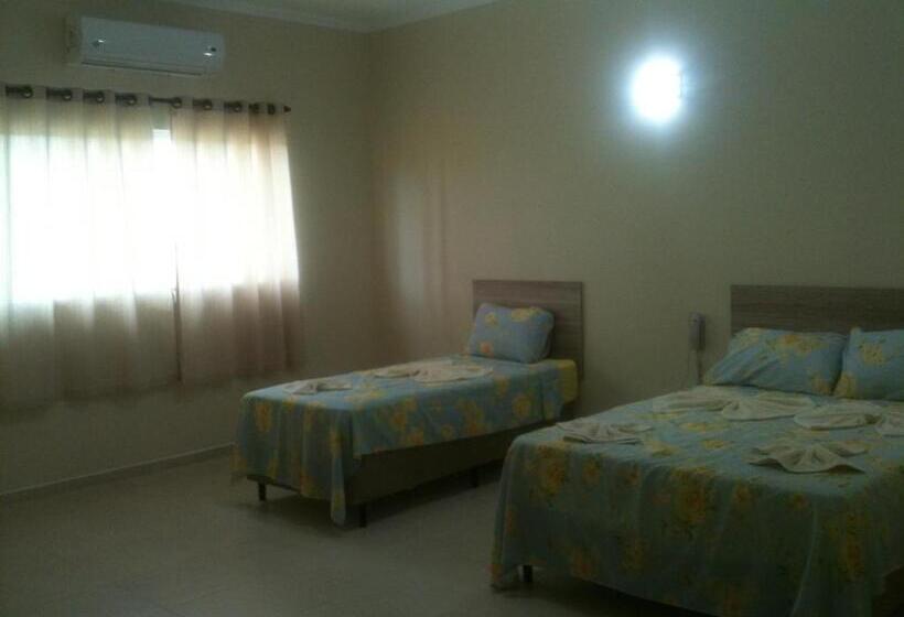 标准三人间, Pousada Braúna