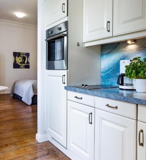 스위트, Schloss Harkensee