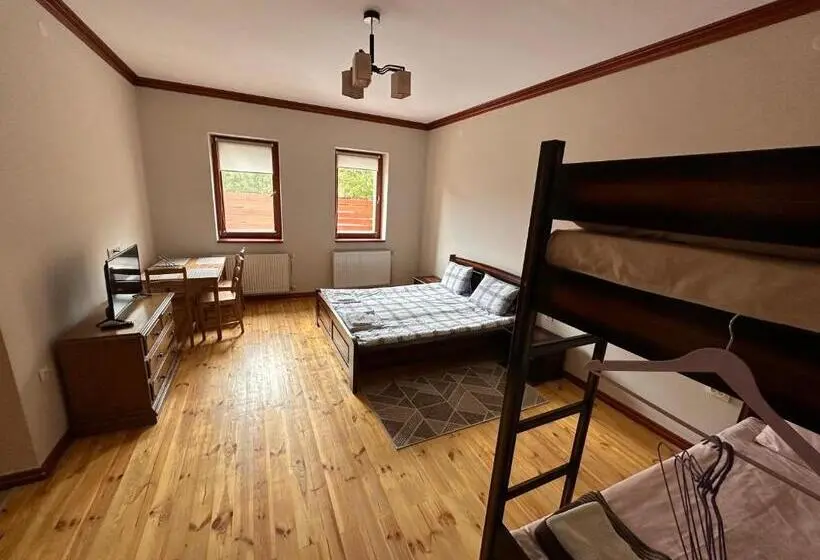 Perhestudio, Bereg Travel