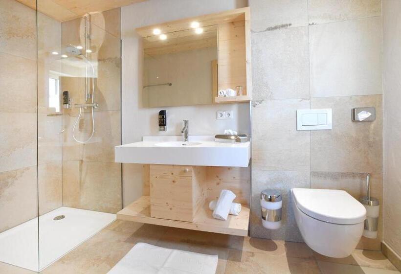 带阳台的豪华间, Florineum