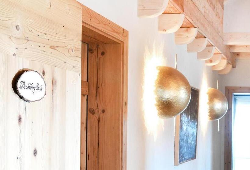 Suite with lake view, Florineum