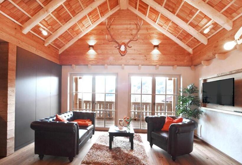 Suite with lake view, Florineum