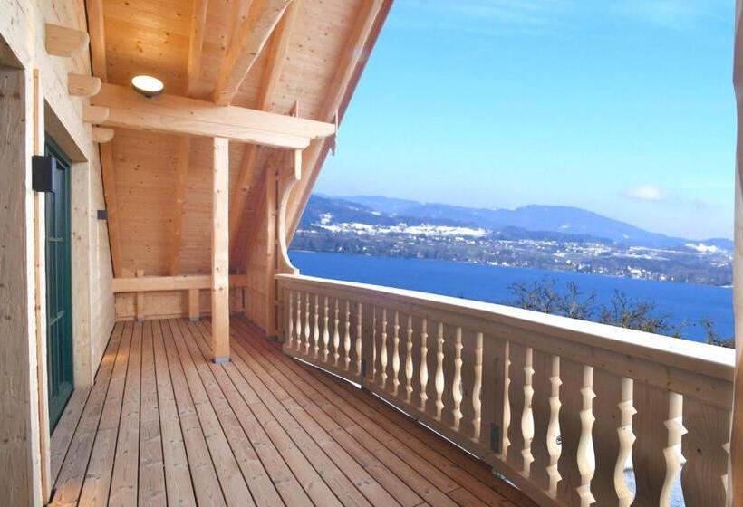 Suite with lake view, Florineum