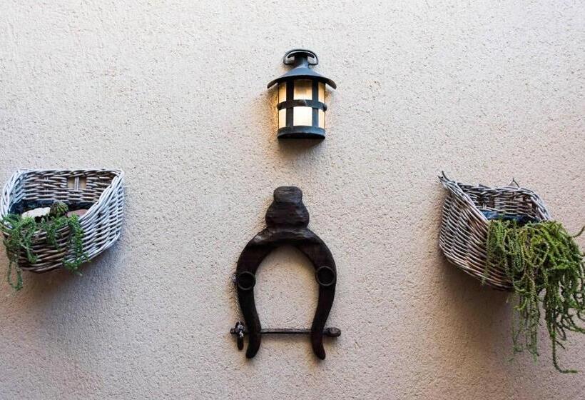 منزل 3 غرف نوم, La Casa De La Vieja   Alojamiento Rural 3 Y 4 Estrellas