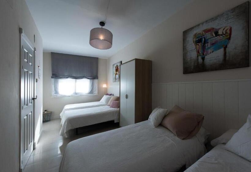 منزل 3 غرف نوم, La Casa De La Vieja   Alojamiento Rural 3 Y 4 Estrellas