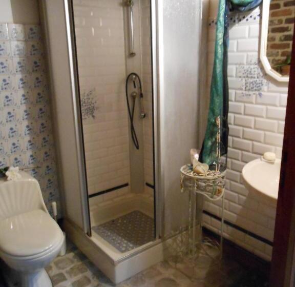 스탠다드 싱글 룸 공동욕실, La Mezzanine