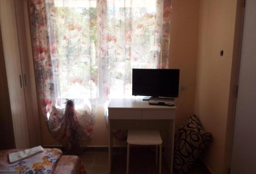 Номер Basic, The Illuminating House