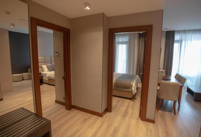 آپارتمان 2 خوابه, Neptun Palace Kvariati