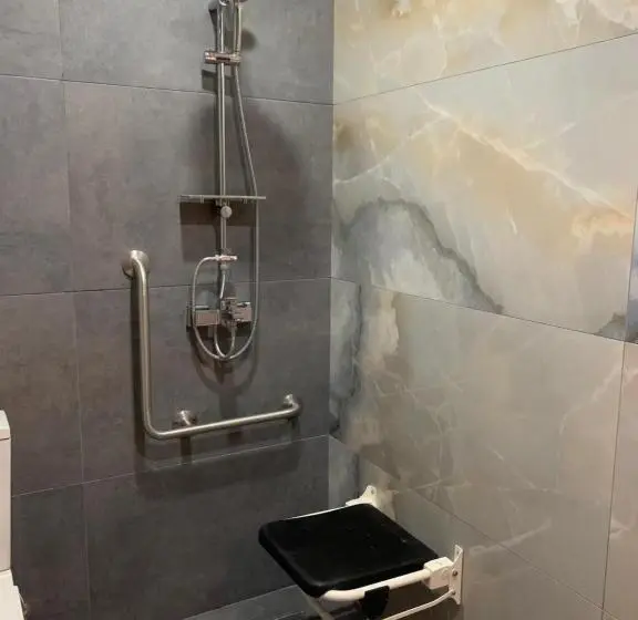 اتاق استاندارد برای معلولان, Neptun Palace Kvariati