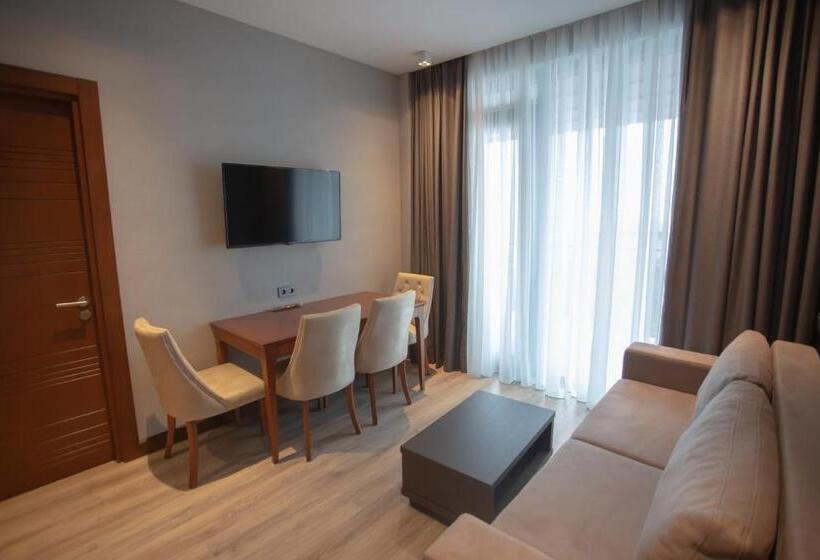 آپارتمان 1 خوابه با چشم‌انداز دریا, Neptun Palace Kvariati