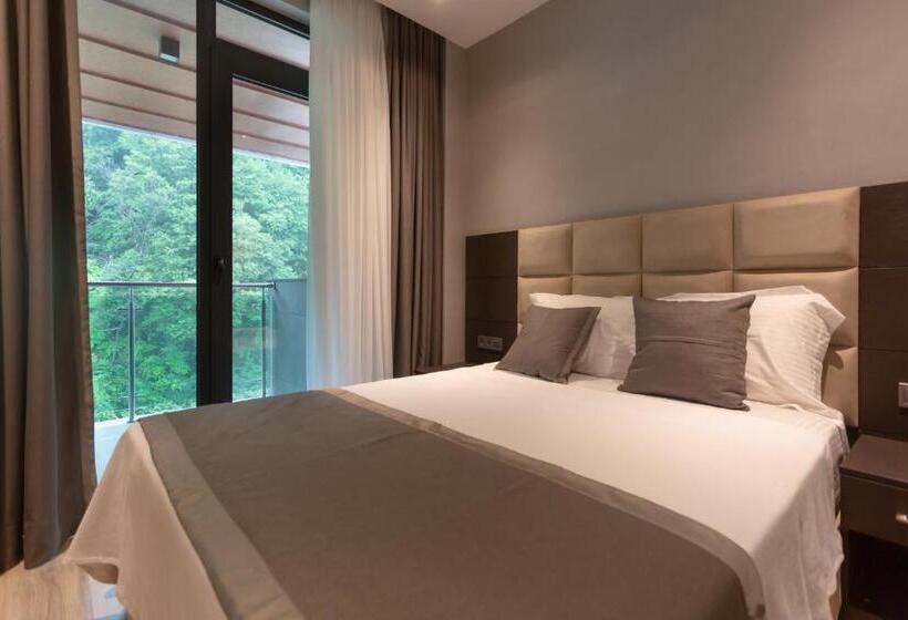 آپارتمان 1 خوابه با چشم‌انداز, Neptun Palace Kvariati