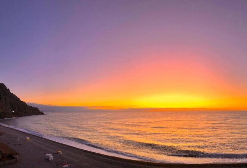 Triple Room Sea View, Neptun Palace Kvariati