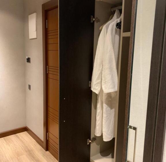 اتاق استاندارد برای معلولان, Neptun Palace Kvariati