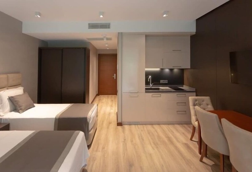 Triple Room Sea View, Neptun Palace Kvariati