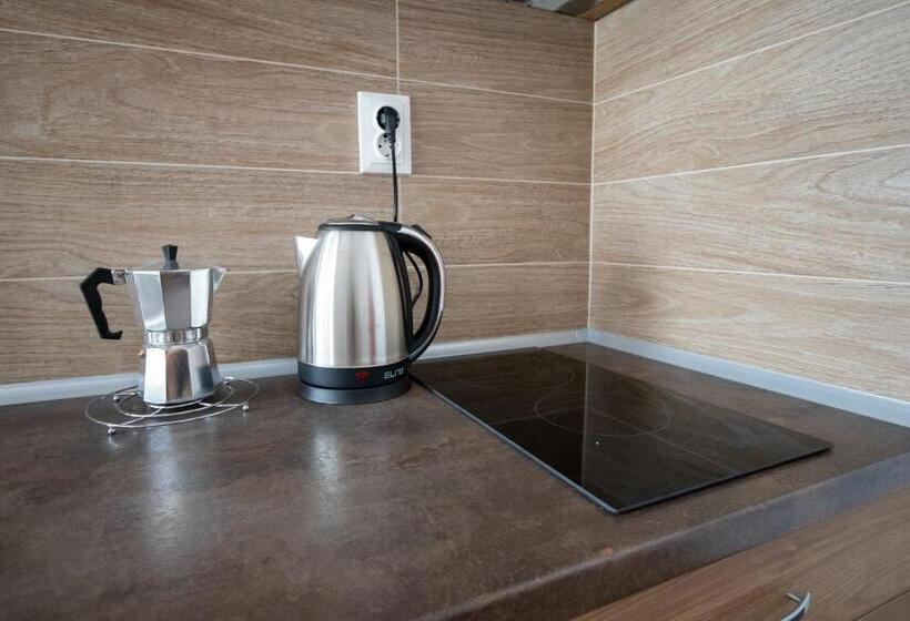 اتاق خانوادگی با چشم‌انداز دریا, Tiffany Boutique Suits   Pomorie