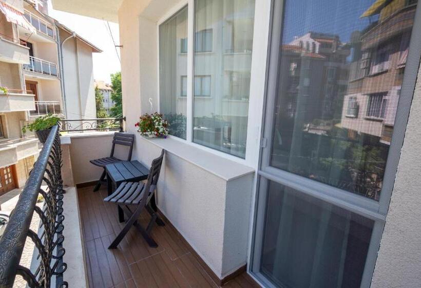 اتاق خانوادگی با چشم‌انداز دریا, Tiffany Boutique Suits   Pomorie