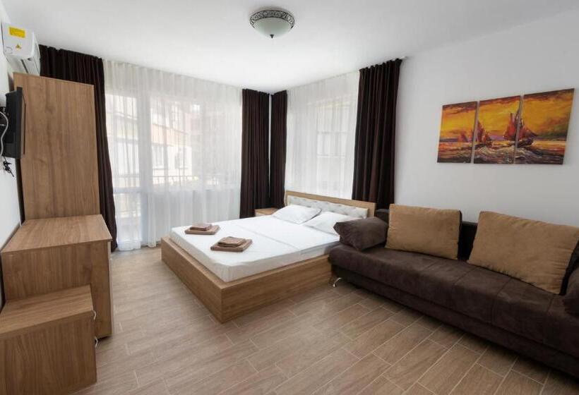 Quarto Familiar Vista Mar, Tiffany Boutique Suits   Pomorie