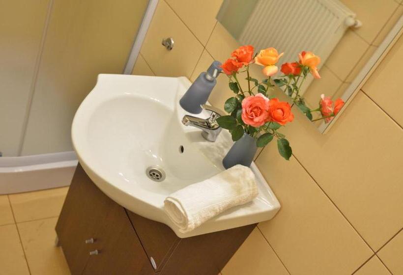 إستوديو قياسى, Vila Bel Ami