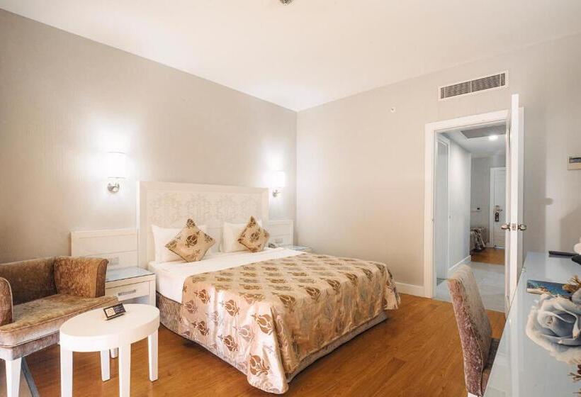 اتاق خانوادگی با چشم‌انداز دریا, Amelia Beach Resort Hotel & Spa