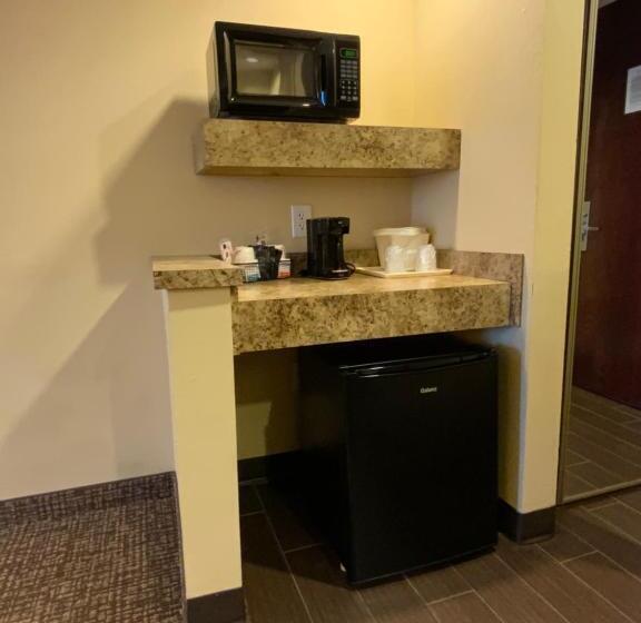 스위트, Comfort Suites Fredericksburg North