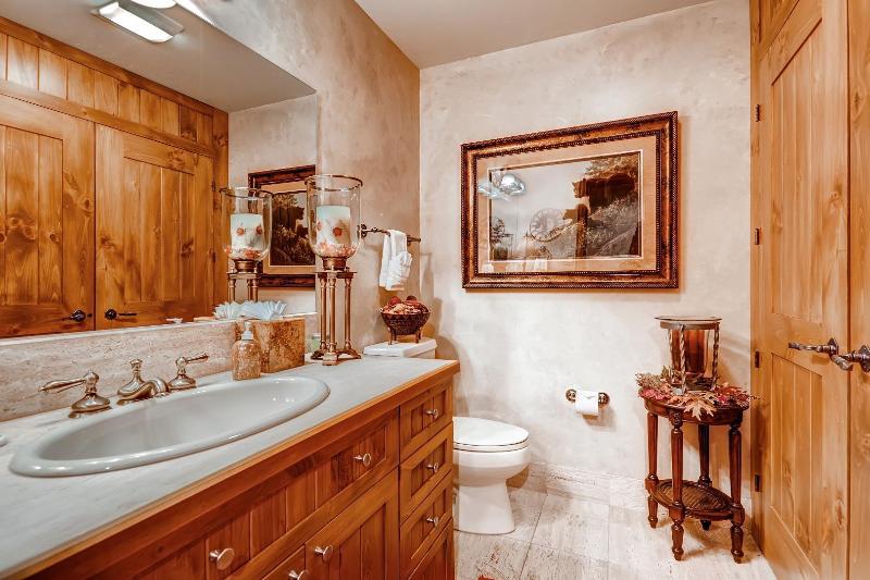 침실 3개 아파트, Elkhorn Lodge