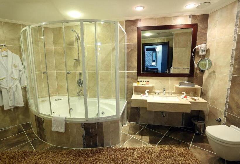 سوئیت سینیور, Eser Premium Hotel & Spa