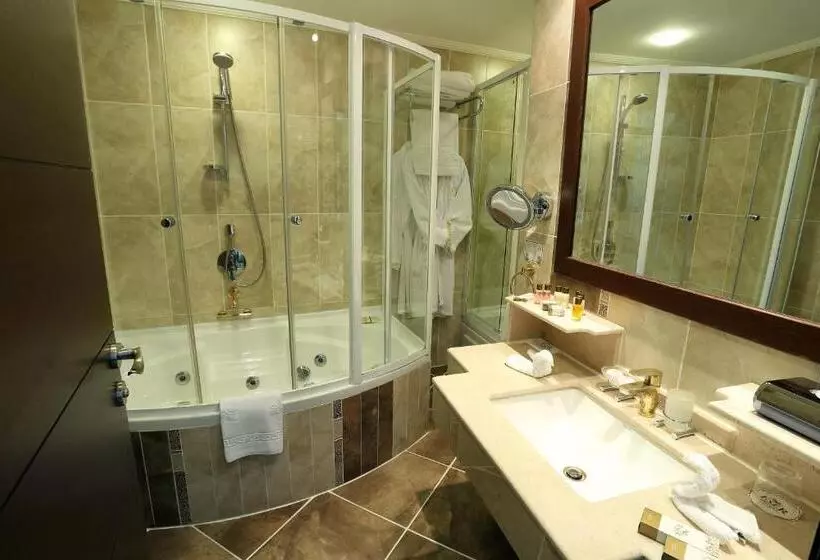 سوئیت سینیور, Eser Premium Hotel & Spa