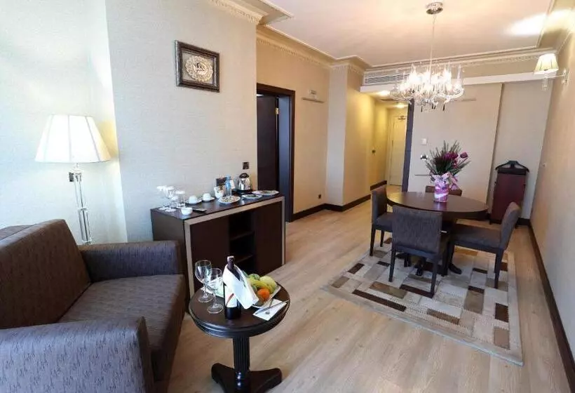 سوئیت سینیور, Eser Premium Hotel & Spa