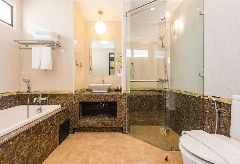 디럭스 룸, Princess Kamala Beachfront Hotel   Sha Extra Plus