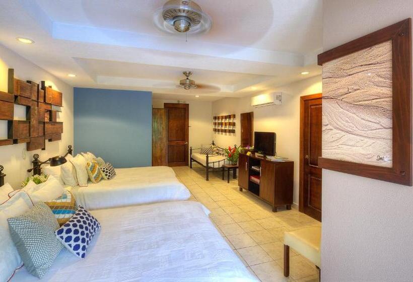 סטודיו משפחתי, Pumilio Mountain & Ocean