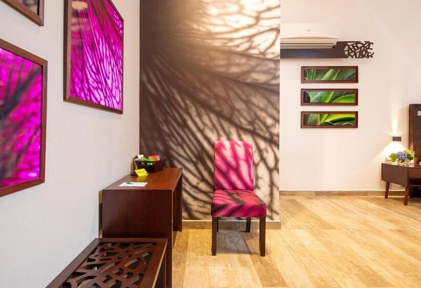 חדר סופריור עם מיטת קינג, Pumilio Mountain & Ocean