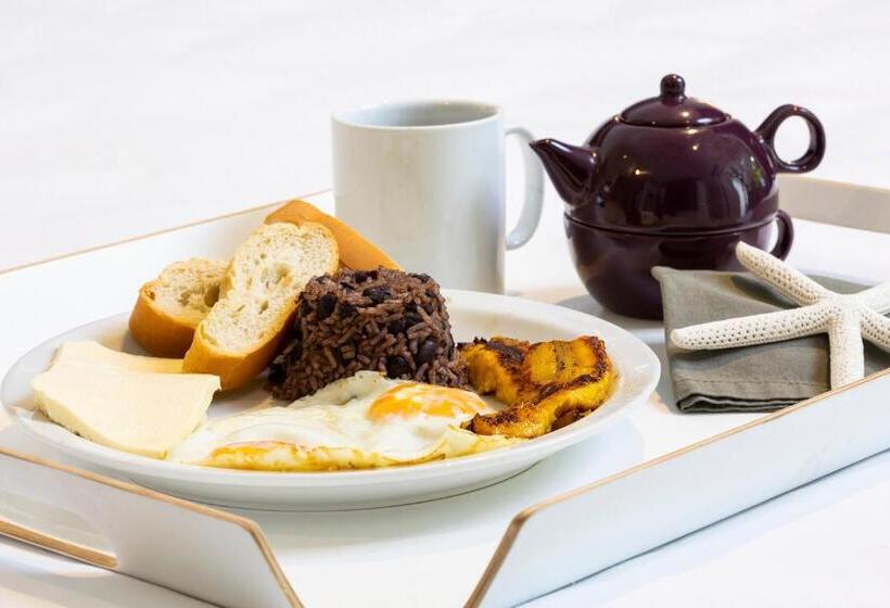 חדר סופריור עם מיטת קינג, Pumilio Mountain & Ocean