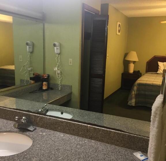 스위트 킹사이즈 침대, Rodeway Inn & Suites